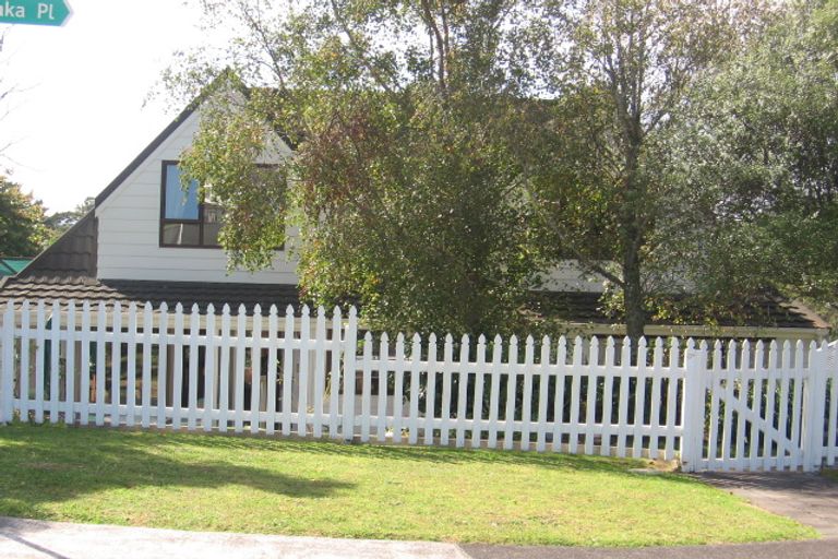 Photo of property in 1/6 Miraka Place, Birkenhead, Auckland, 0626