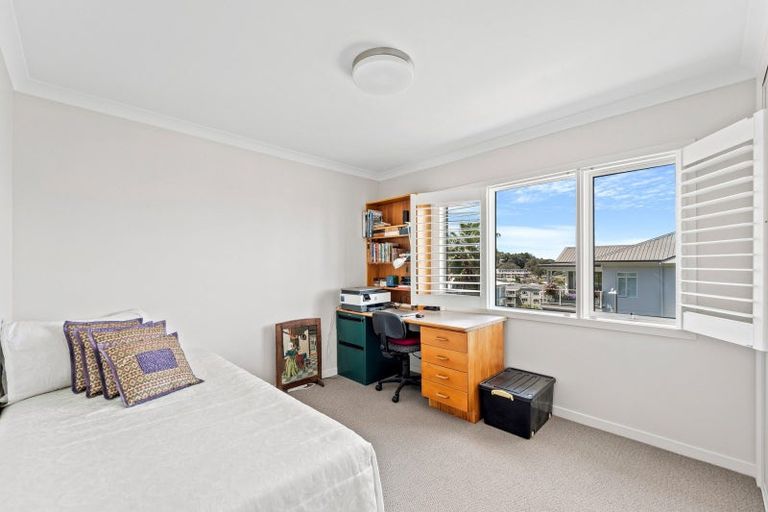 Photo of property in 37 Landmark Terrace, Orewa, 0931
