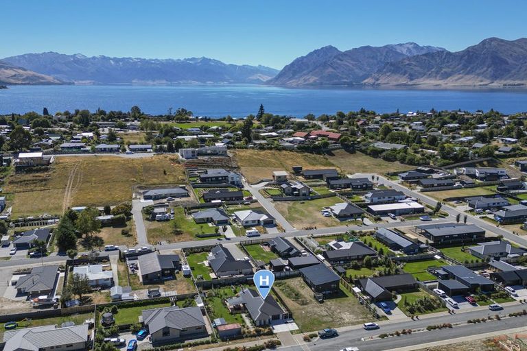Photo of property in 35 Timsfield Drive, Lake Hawea, Wanaka, 9382