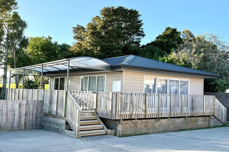 Photo of property in 219a Birkdale Road, Birkdale, Auckland, 0626