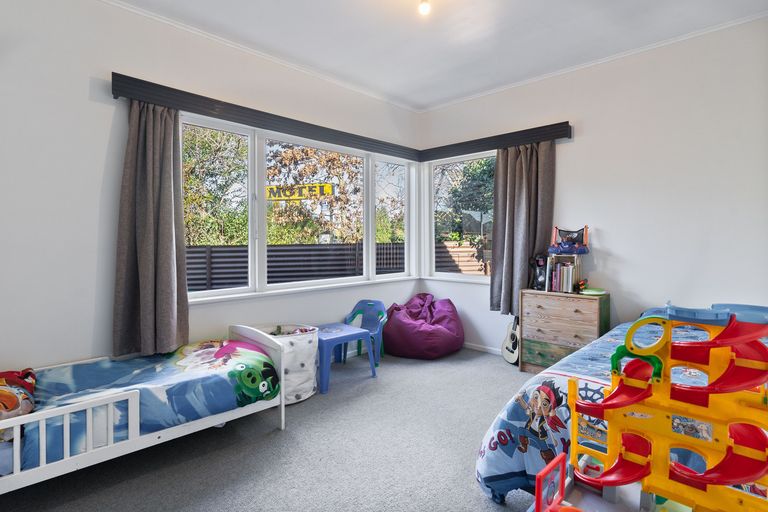 Photo of property in 42 High Street, Island Bay, Wellington, 6023
