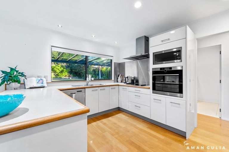 Photo of property in 6a Savoy Road, Glen Eden, Auckland, 0602