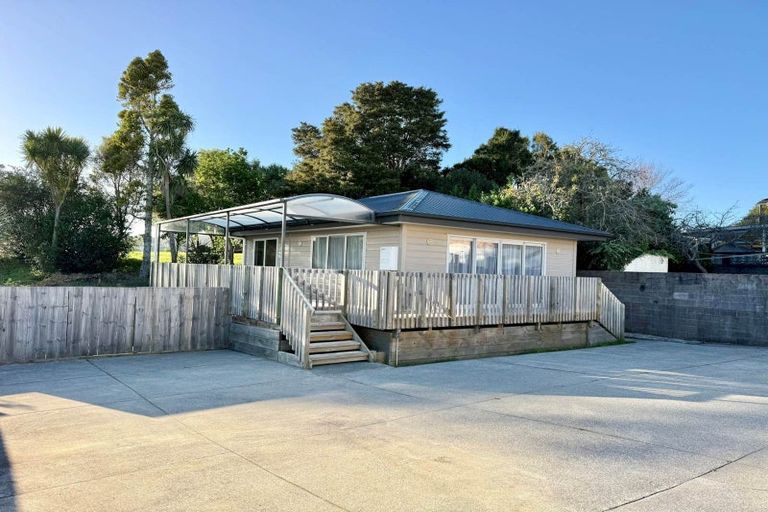 Photo of property in 219a Birkdale Road, Birkdale, Auckland, 0626