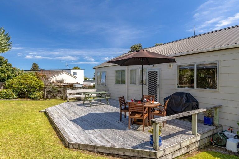 Photo of property in 6 Milne Place, Merrilands, New Plymouth, 4312