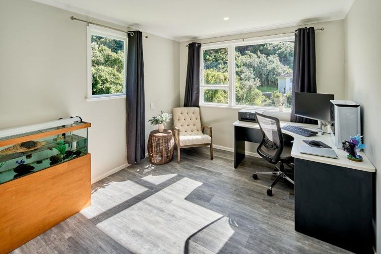 Photo of property in 25 Passive Grove, Ascot Park, Porirua, 5024