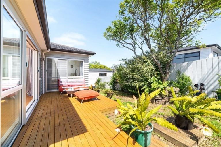 Photo of property in 20a Orton Street, Glenfield, Auckland, 0627
