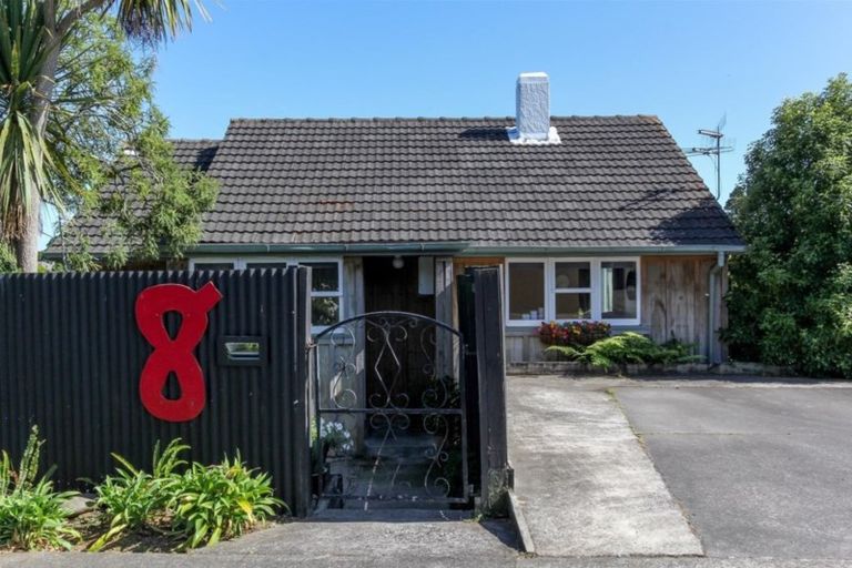 Photo of property in 8 Parsons Street, Vogeltown, New Plymouth, 4310