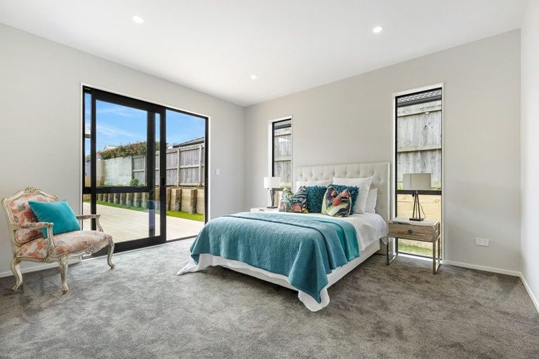 Photo of property in 5 Karepe Lane, Kumeu, 0810