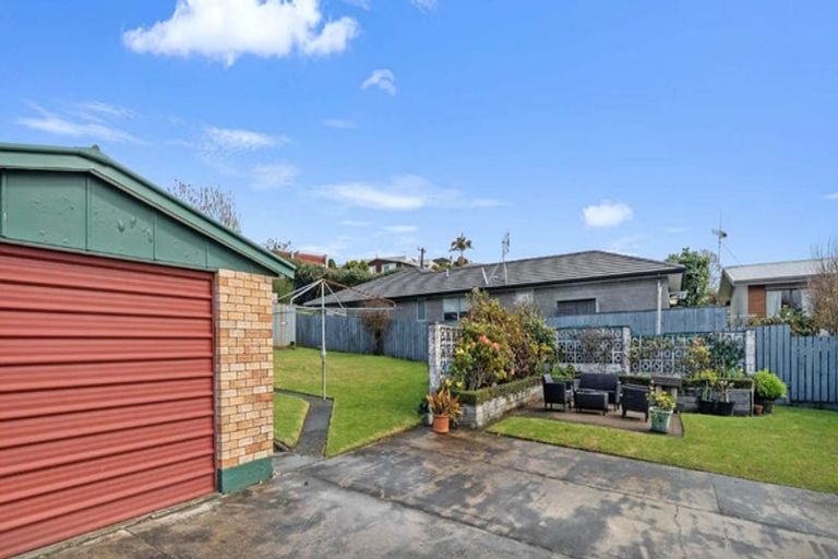 Photo of property in 80 Sutherland Road, Brookfield, Tauranga, 3110