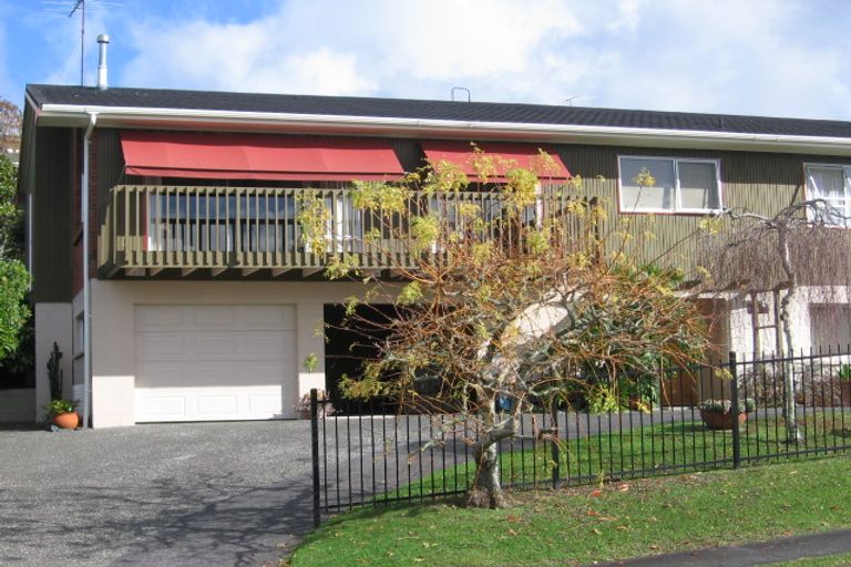 Photo of property in 2 Surville Place, Mairangi Bay, Auckland, 0630