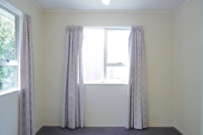 Photo of property in 5a Huata Place, West End, Palmerston North, 4412