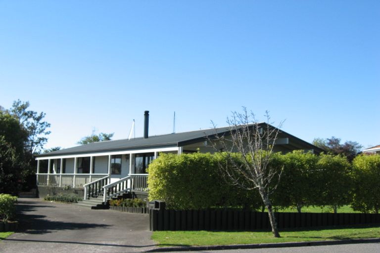 Photo of property in 27 Durham Drive, Havelock North, 4130
