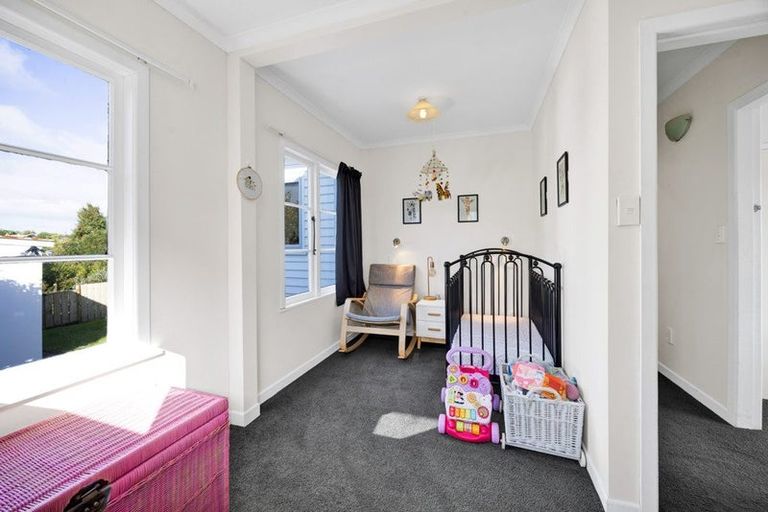 Photo of property in 191 Seaview Road, Westown, New Plymouth, 4310