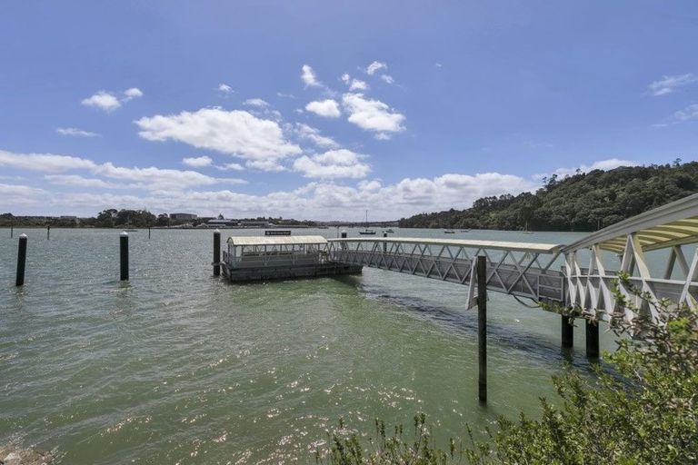 Photo of property in 2/11 Beach Haven Road, Beach Haven, Auckland, 0626