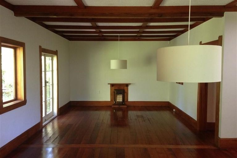 Photo of property in 27 Selwyn Road, Hospital Hill, Napier, 4110