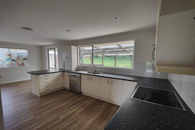 Photo of property in 14 Flamingo Court, Goodwood Heights, Auckland, 2105