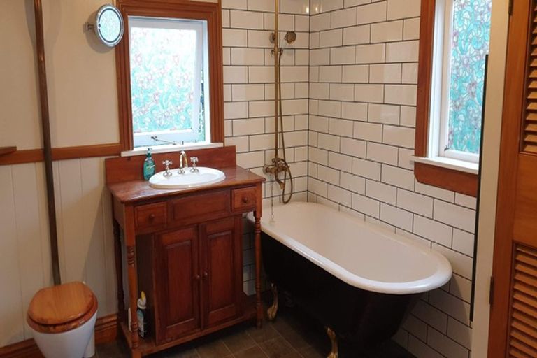 Photo of property in 100 Fox Street, Featherston, 5710