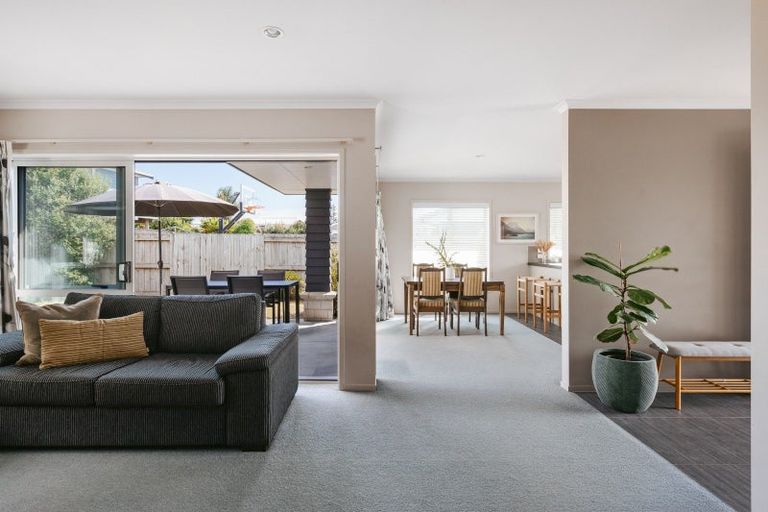 Photo of property in 7 Horokaka Place, Papamoa Beach, Papamoa, 3118