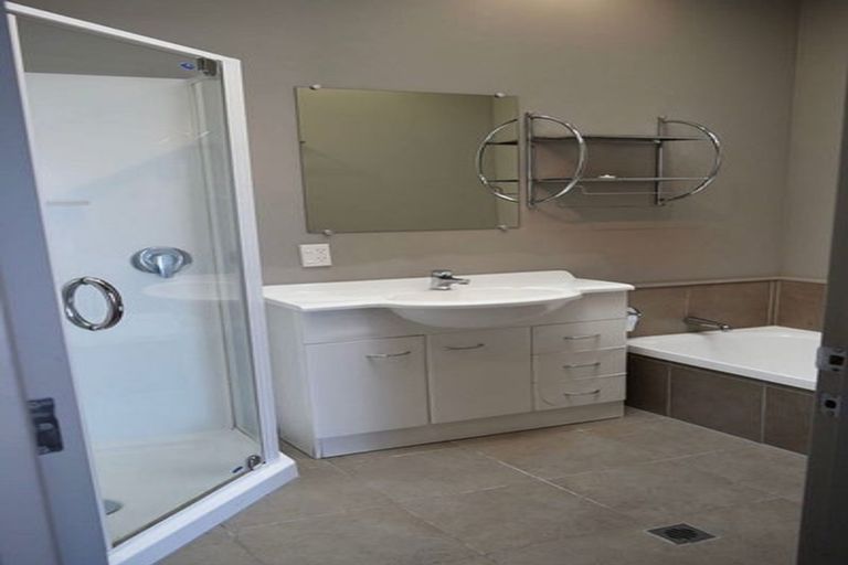 Photo of property in 3/4a Malvern Road, Ngauranga, Wellington, 6035