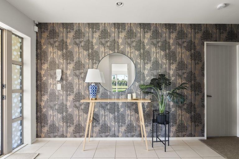 Photo of property in 31 Mokihi Gardens, Hillmorton, Christchurch, 8024