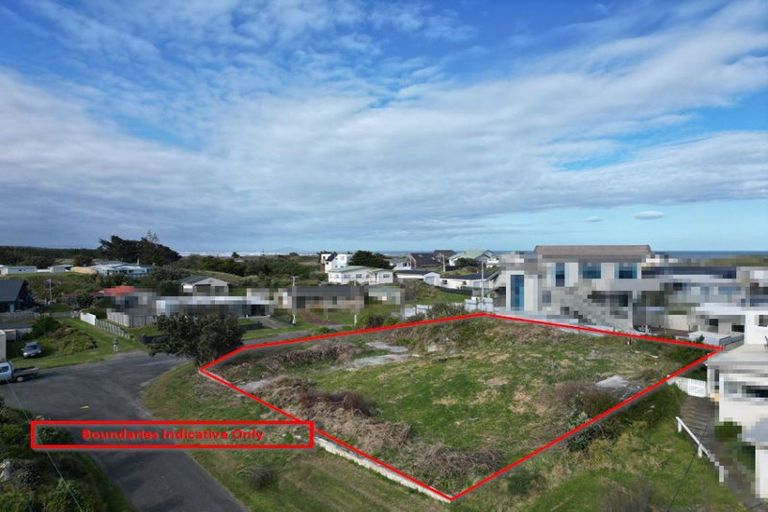 Photo of property in 2 Nelson Street, Foxton Beach, Foxton, 4815