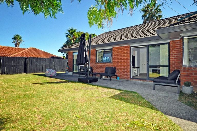 Photo of property in 6 Lothian Brae, Wattle Downs, Auckland, 2103