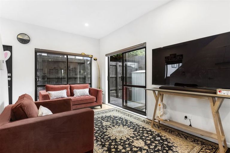 Photo of property in 8b Edgar Pearce Place, Howick, Auckland, 2014