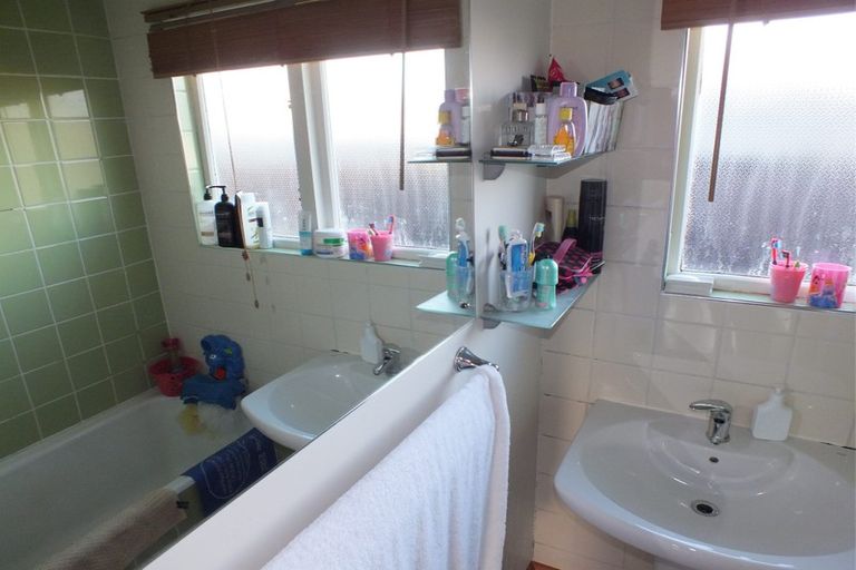 Photo of property in 3 Colac Street, Avondale, Christchurch, 8061