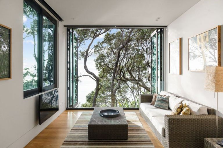 Photo of property in 41 Beach Road, Castor Bay, Auckland, 0620