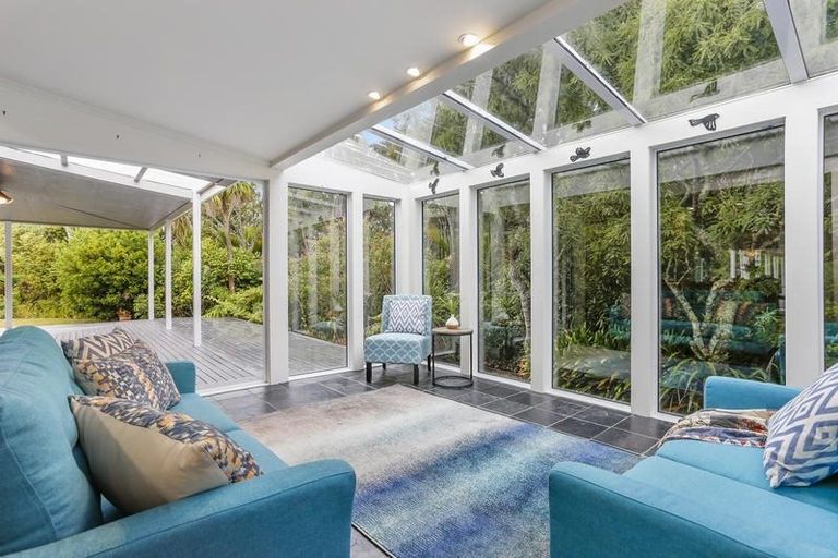 Photo of property in 249 Forest Hill Road, Waiatarua, Auckland, 0612