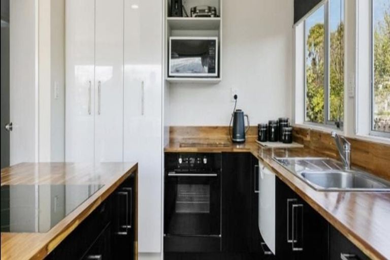 Photo of property in 14 Wembley Place, Richmond Heights, Taupo, 3330