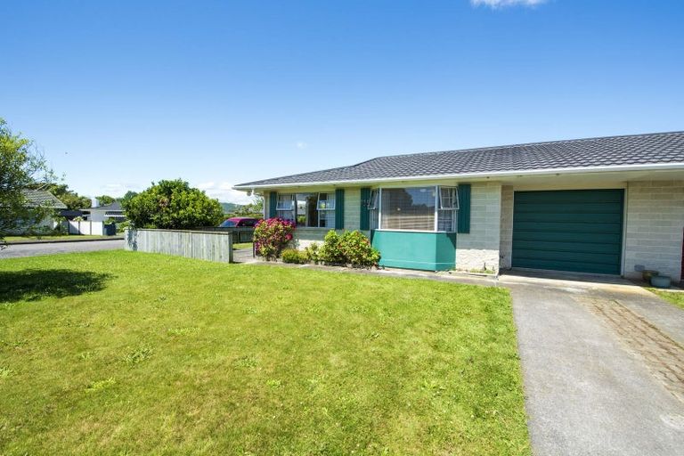 Photo of property in 25 Knights Grove, Otaki, 5512