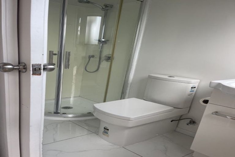 Photo of property in 49 Tawa Road, Kumeu, 0891