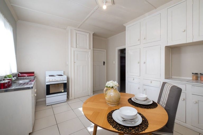 Photo of property in 2/101 Maddison Street, Akina, Hastings, 4122