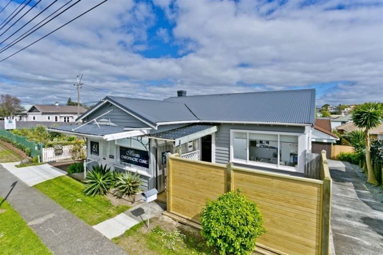 Photo of property in 2/61 Shakespeare Road, Milford, Auckland, 0620