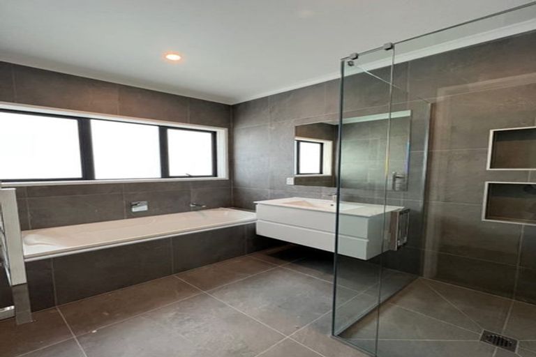 Photo of property in 31a Leathem Crescent, Pokeno, 2402