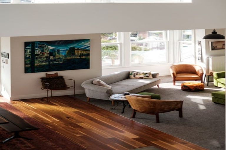 Photo of property in 32 Talavera Terrace, Kelburn, Wellington, 6012