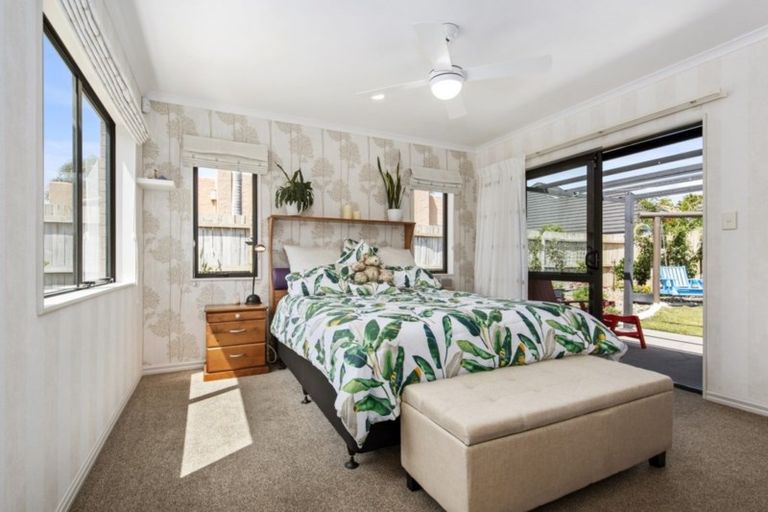 Photo of property in 104 Gravatt Road, Papamoa Beach, Papamoa, 3118