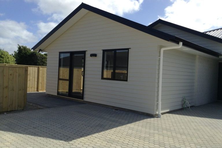 Photo of property in 8 Kahika Grove, Huapai, Kumeu, 0810