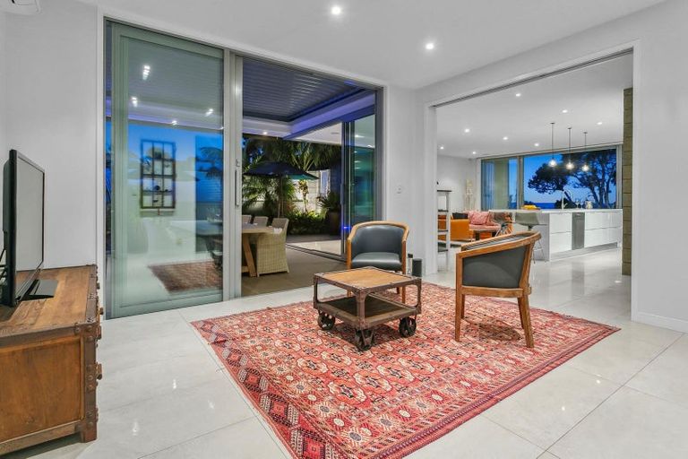 Photo of property in 58a Peter Terrace, Castor Bay, Auckland, 0620