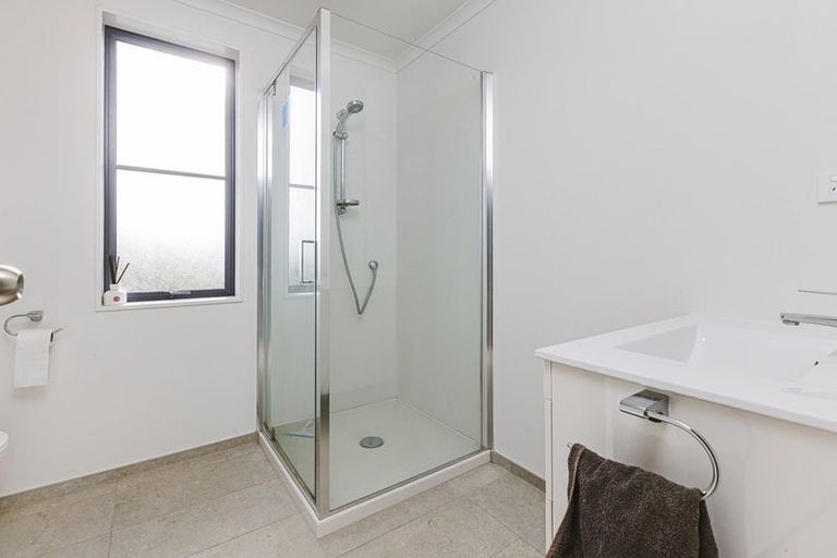 Photo of property in 15 Saddleback Crescent, Papakura, 2110