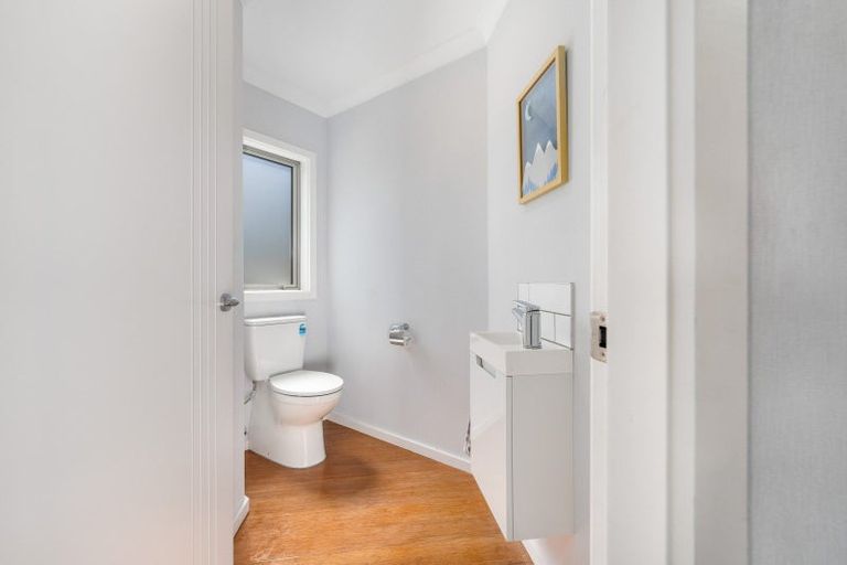 Photo of property in 1 Vaucluse Heights, Fitzherbert, Palmerston North, 4410