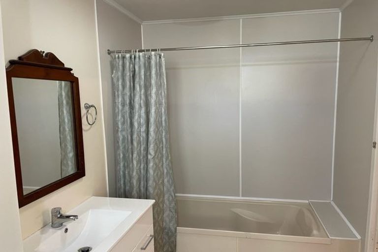 Photo of property in 2/8 Beatrice Road, Remuera, Auckland, 1050