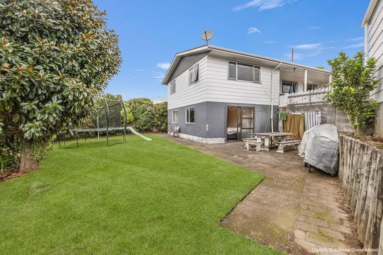 Photo of property in 42 Omata Road, Marfell, New Plymouth, 4310