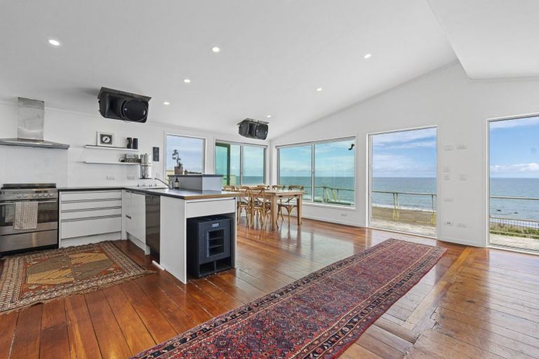 Photo of property in 43 Messenger Terrace, Oakura, 4314