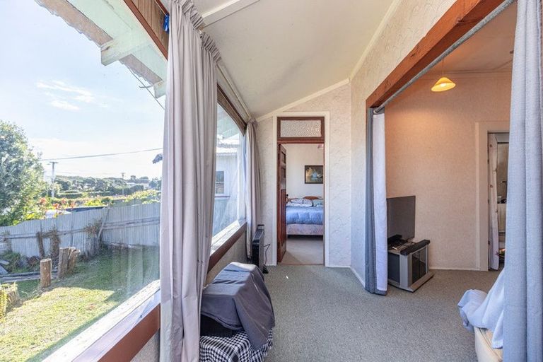 Photo of property in 30 Karaka Street, Castlecliff, Whanganui, 4501