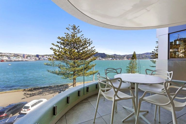 Photo of property in 11/310 Oriental Parade, Oriental Bay, Wellington, 6011