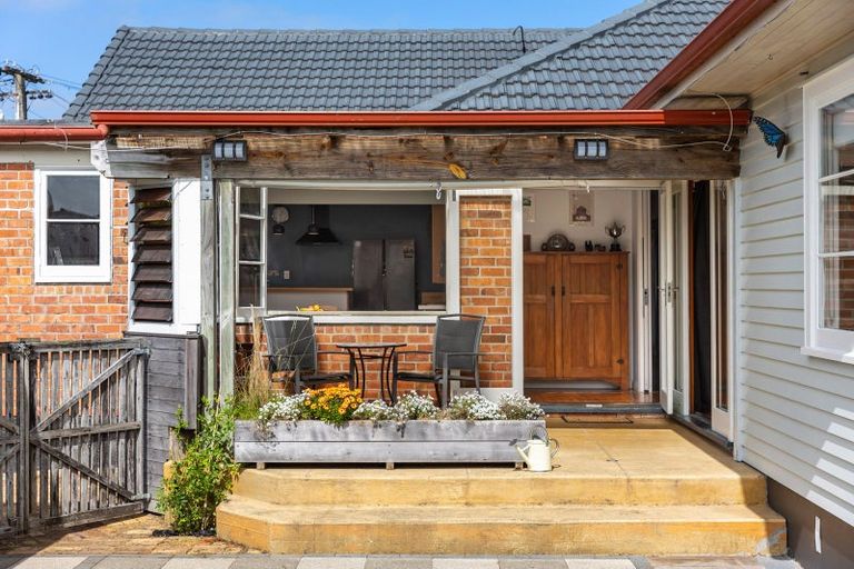 Photo of property in 41 Humariri Street, Point Chevalier, Auckland, 1022