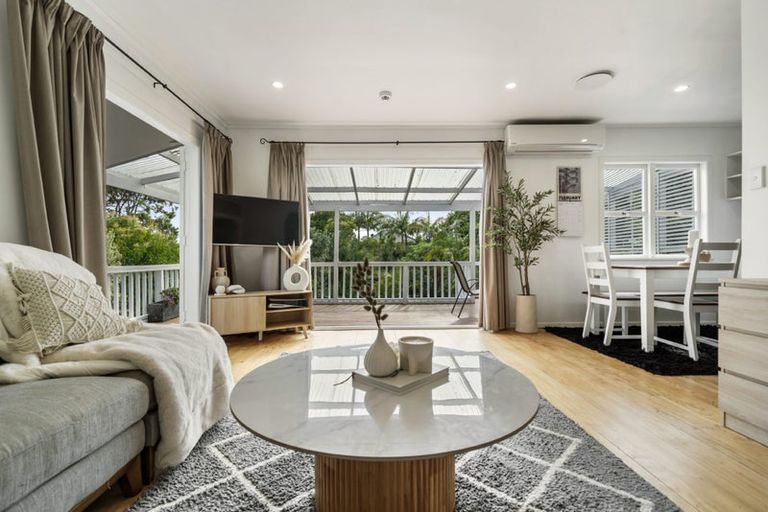Photo of property in 19 Lanigan Street, Birkdale, Auckland, 0626