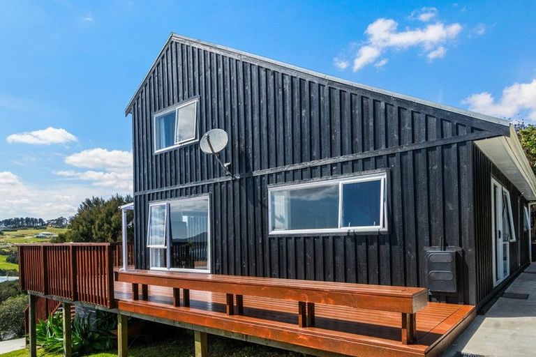 Photo of property in 43 Cable Bay Block Road, Cable Bay, 0420